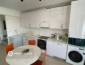3-комнатная квартира, этаж 3 из 5, 90 м²