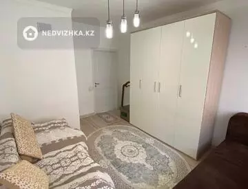 3-комнатная квартира, этаж 3 из 5, 90 м²