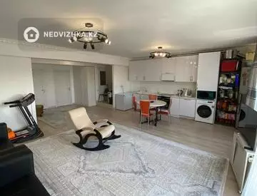3-комнатная квартира, этаж 3 из 5, 90 м²