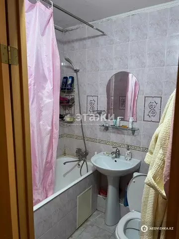 2-комнатная квартира, этаж 2 из 4, 42 м²