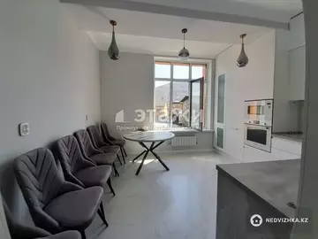 2-комнатная квартира, этаж 3 из 3, 70 м²