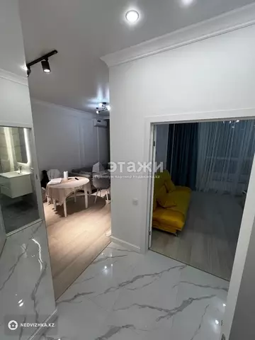 2-комнатная квартира, этаж 9 из 9, 42 м²