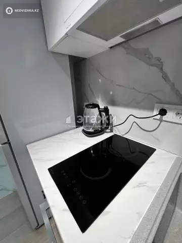 2-комнатная квартира, этаж 9 из 9, 42 м²
