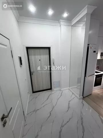 2-комнатная квартира, этаж 9 из 9, 42 м²
