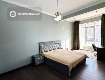 3-комнатная квартира, этаж 4 из 8, 109 м²