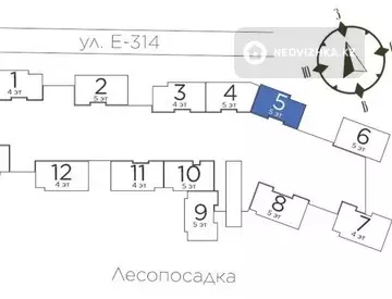 5-комнатная квартира, этаж 3 из 5, 208 м²