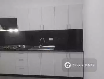 Здание, 3 этажа, 330 м²