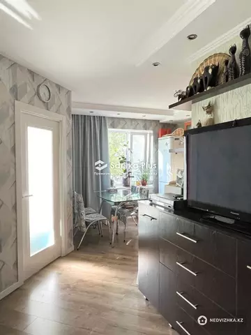 3-комнатная квартира, этаж 3 из 5, 54 м²