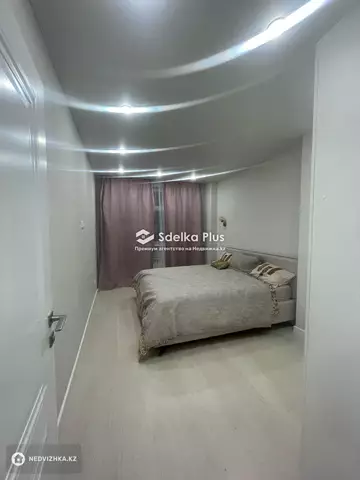 3-комнатная квартира, этаж 8 из 13, 100 м²