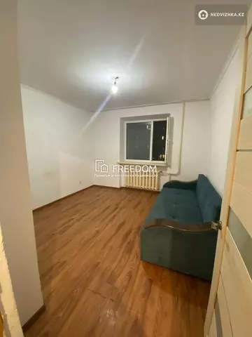 2-комнатная квартира, этаж 3 из 5, 38 м²