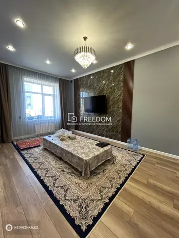 2-комнатная квартира, этаж 10 из 12, 59 м²