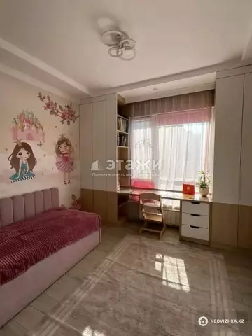 4-комнатная квартира, этаж 12 из 12, 100 м²