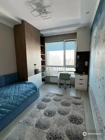4-комнатная квартира, этаж 12 из 12, 100 м²