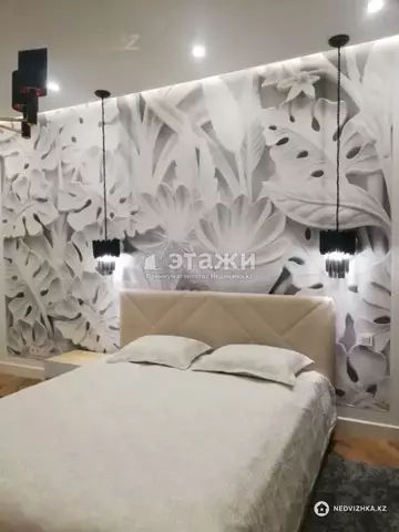 2-комнатная квартира, этаж 10 из 15, 70 м², на длительный срок