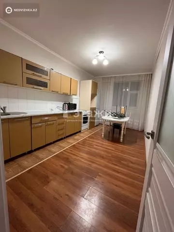 2-комнатная квартира, этаж 3 из 10, 57 м²