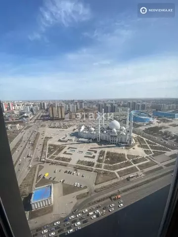 2-комнатная квартира, этаж 26 из 28, 70 м²