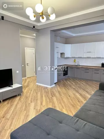 2-комнатная квартира, этаж 4 из 21, 67 м²