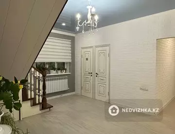 5-комнатный дом, 12 соток, 260 м²