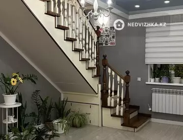 5-комнатный дом, 12 соток, 260 м²