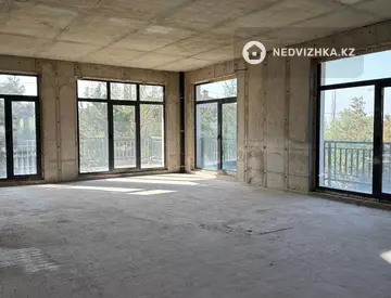 3-комнатная квартира, этаж 1 из 3