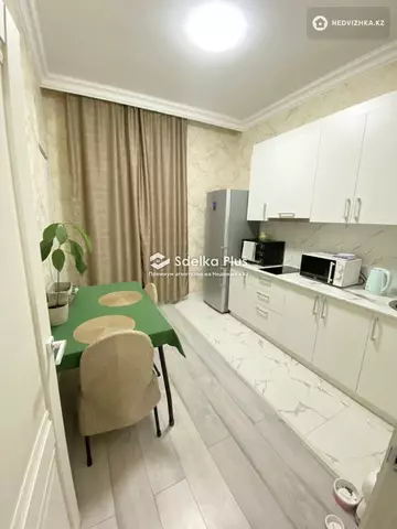 1-комнатная квартира, этаж 4 из 12, 36 м²