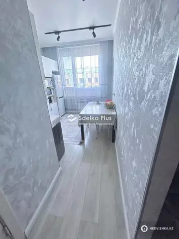 1-комнатная квартира, этаж 13 из 13, 40 м²