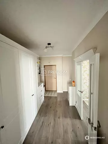 2-комнатная квартира, этаж 8 из 9, 64 м²