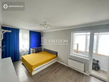 2-комнатная квартира, этаж 8 из 9, 64 м²
