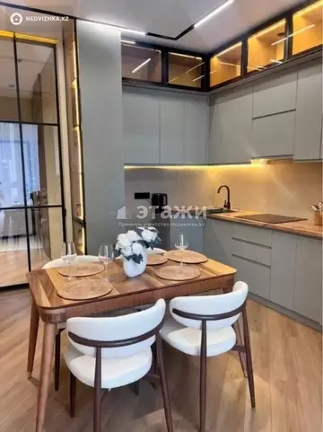 2-комнатная квартира, этаж 17 из 20, 90 м²