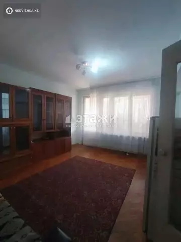 1-комнатная квартира, этаж 2 из 12, 37 м²