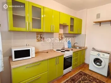 1-комнатная квартира, этаж 8 из 8, 37 м²