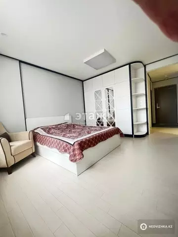 2-комнатная квартира, этаж 4 из 21, 50 м²
