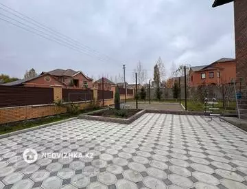 4-комнатный дом, 10 соток, 233 м²
