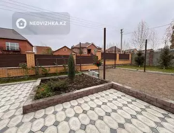 4-комнатный дом, 10 соток, 233 м²