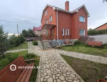 5-комнатный дом, 10 соток, 160 м², посуточно