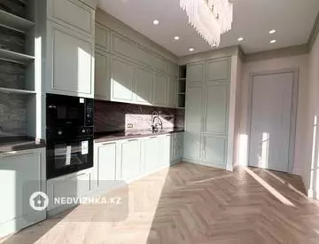 3-комнатная квартира, этаж 3 из 14, 120 м²