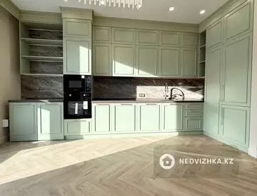 3-комнатная квартира, этаж 3 из 14, 120 м²
