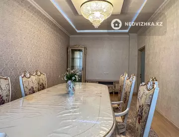 2-комнатная квартира, этаж 14 из 17, 77 м²