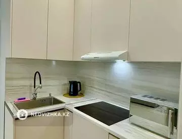 2-комнатная квартира, этаж 8 из 12, 45 м², посуточно