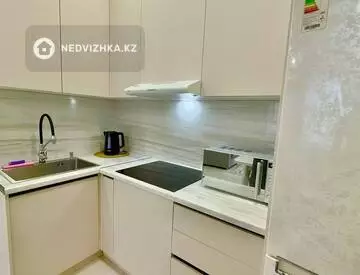 2-комнатная квартира, этаж 8 из 12, 45 м², посуточно