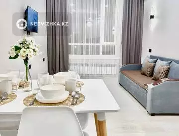 2-комнатная квартира, этаж 11 из 12, 48 м², посуточно