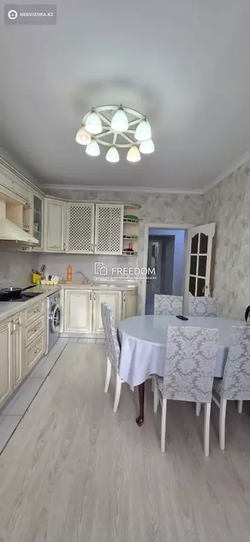 2-комнатная квартира, этаж 2 из 10, 63 м²