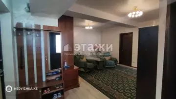 3-комнатная квартира, этаж 2 из 10, 80 м²