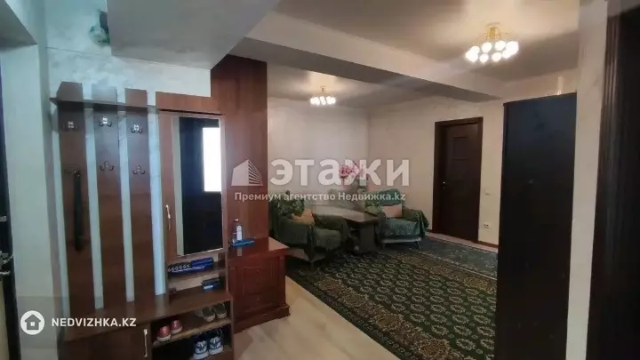 80 м², 3-комнатная квартира, этаж 2 из 10, 80 м², изображение - 1