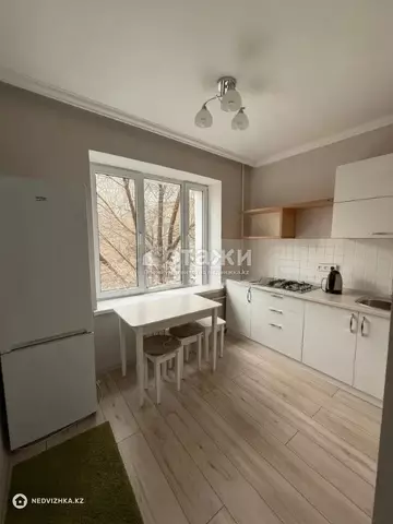 1-комнатная квартира, этаж 3 из 5, 33 м²