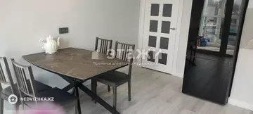 2-комнатная квартира, этаж 3 из 12, 70 м², на длительный срок