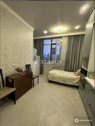 2-комнатная квартира, этаж 9 из 20, 77 м²