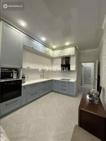 2-комнатная квартира, этаж 9 из 20, 77 м²