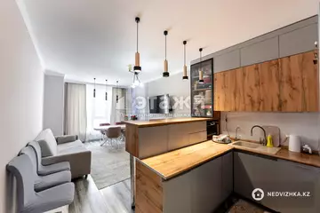 4-комнатная квартира, этаж 7 из 10, 93 м²