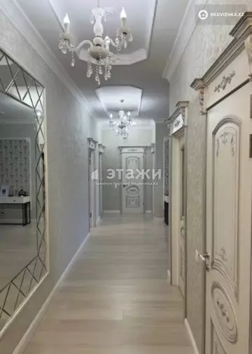 4-комнатная квартира, этаж 9 из 10, 120 м²